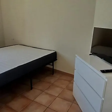 Budgetbnb Escaillon Apartment Toulon